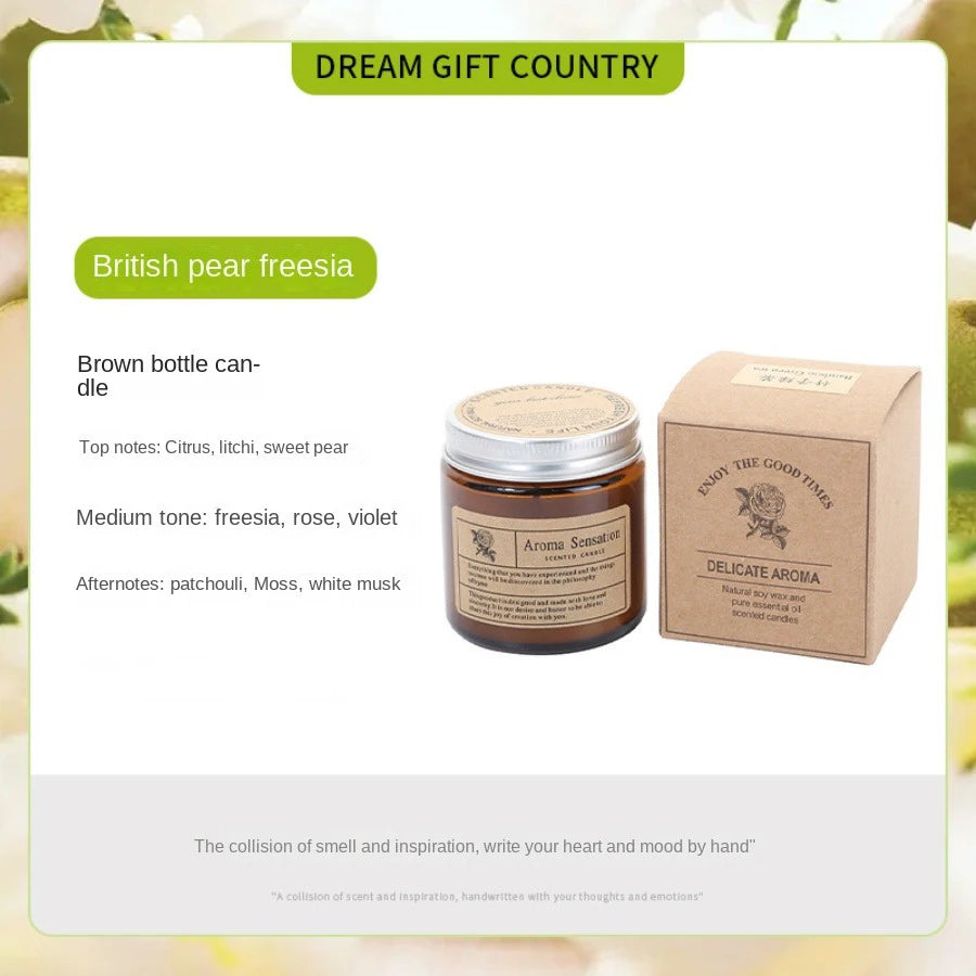 Pear and freesia scented candle with its gift box